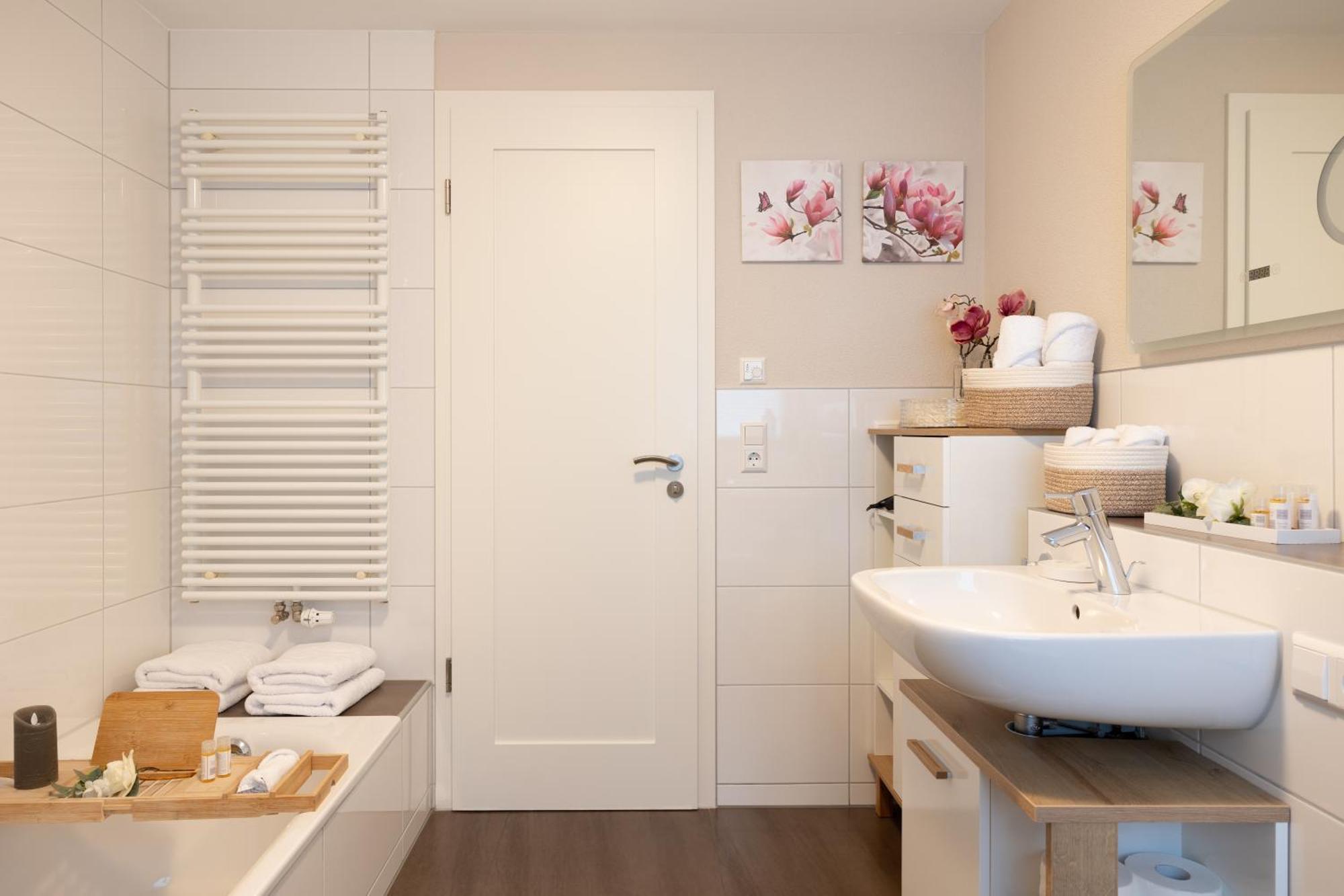 Appartementdeluxe Steiert - Near Europa Park - Rulantica - Spacious - Fully Equipped Kitchen - Private Garden - Free Parking - Pet Friendly Schwanau Buitenkant foto